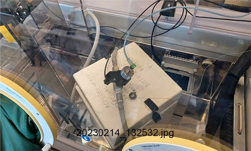 Hall_Fritz_workspace_cryo_20230214_132532.jpg